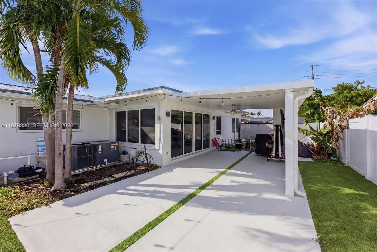 1101 NW 86th Ter Pembroke Pines, FL 33024