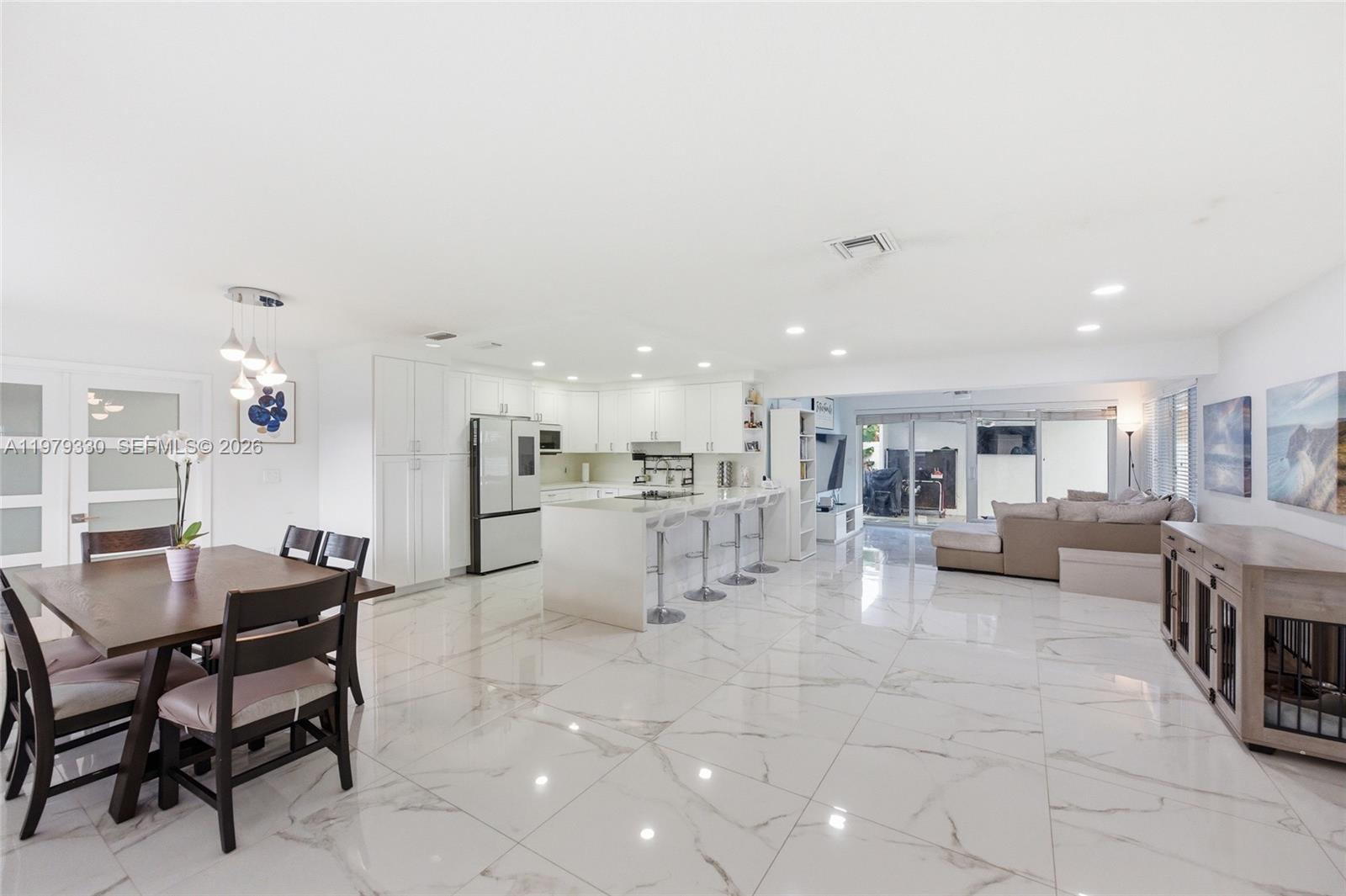 1101 NW 86th Ter Pembroke Pines, FL 33024