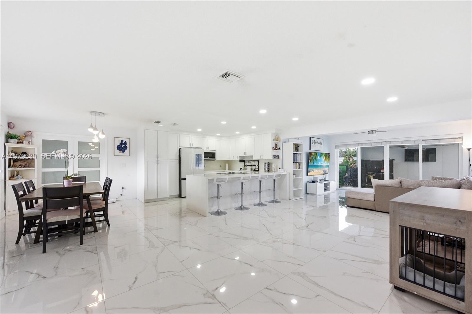 1101 NW 86th Ter Pembroke Pines, FL 33024