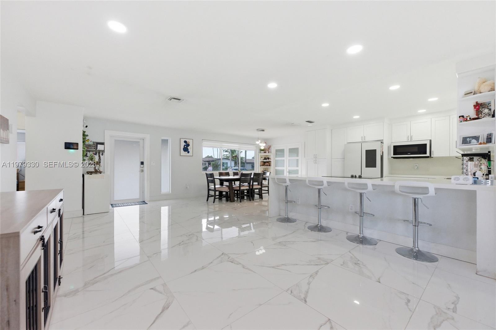 1101 NW 86th Ter Pembroke Pines, FL 33024