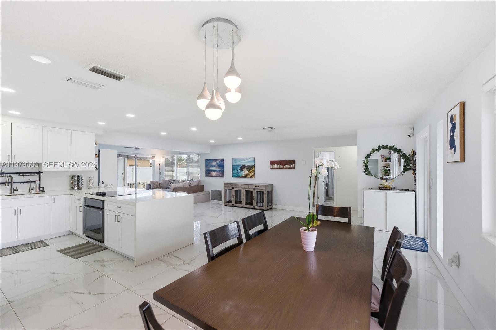 1101 NW 86th Ter Pembroke Pines, FL 33024