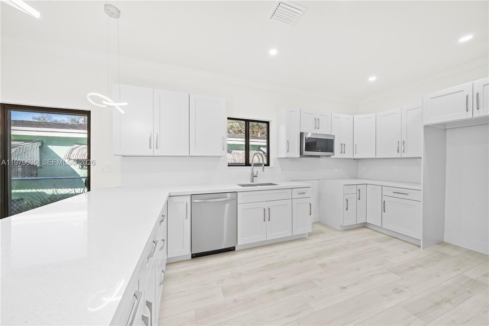 1735 NW 84th St Miami, FL 33147