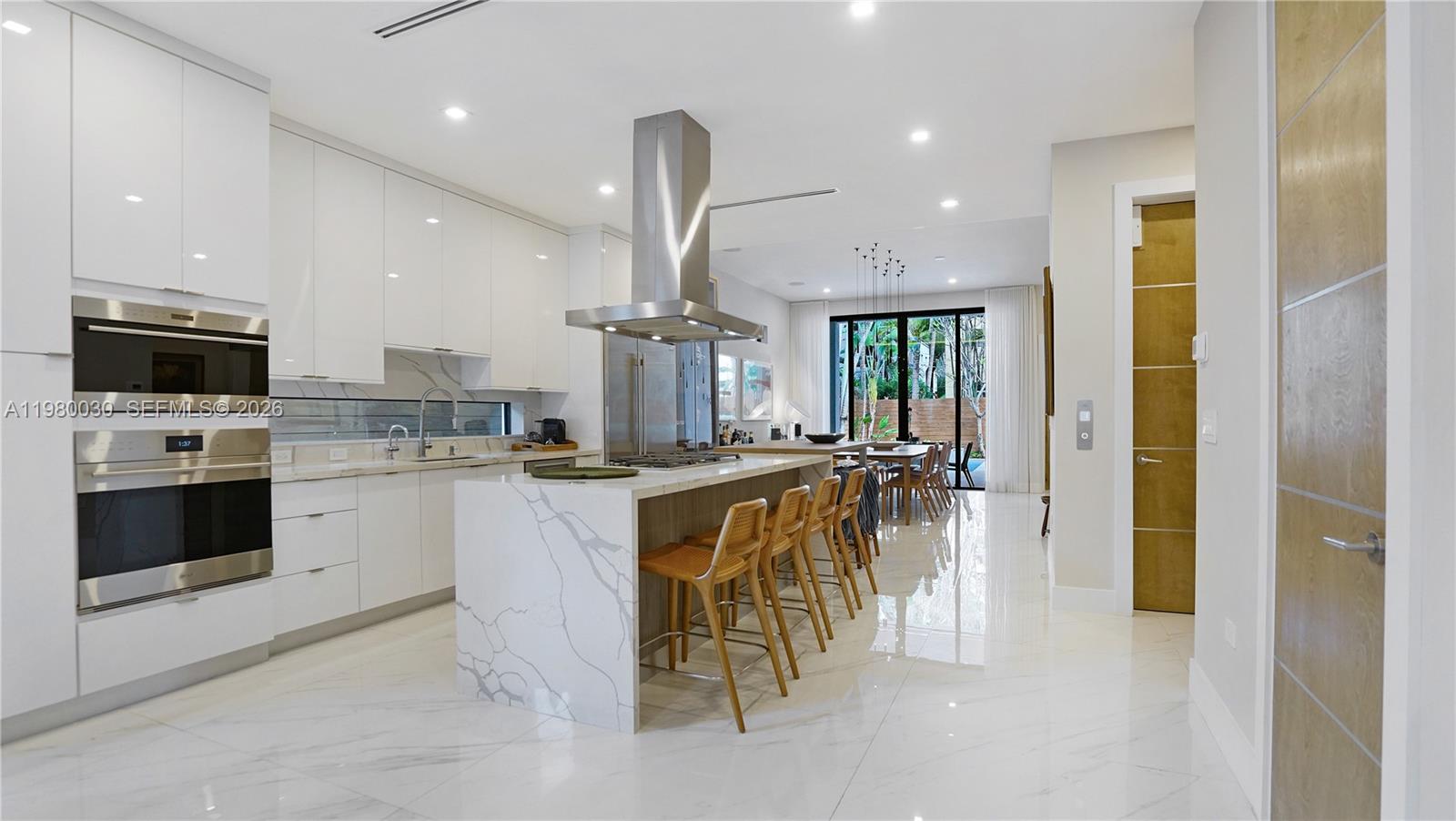 3075 Mary St Miami, FL 33133