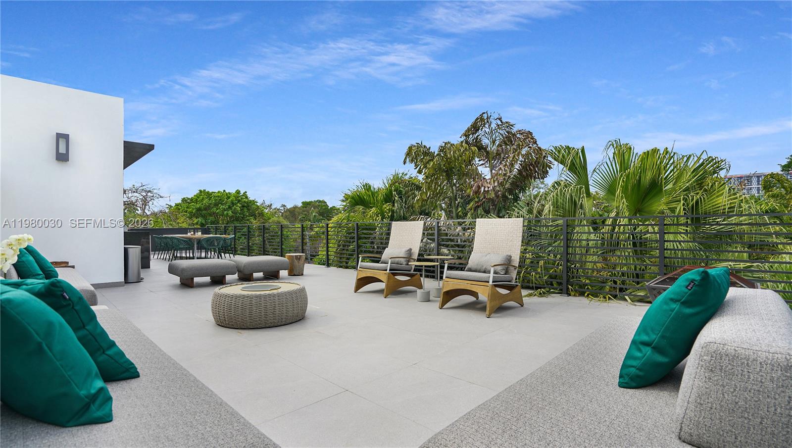 3075 Mary St Miami, FL 33133