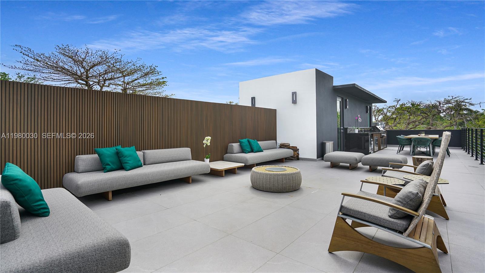 3075 Mary St Miami, FL 33133