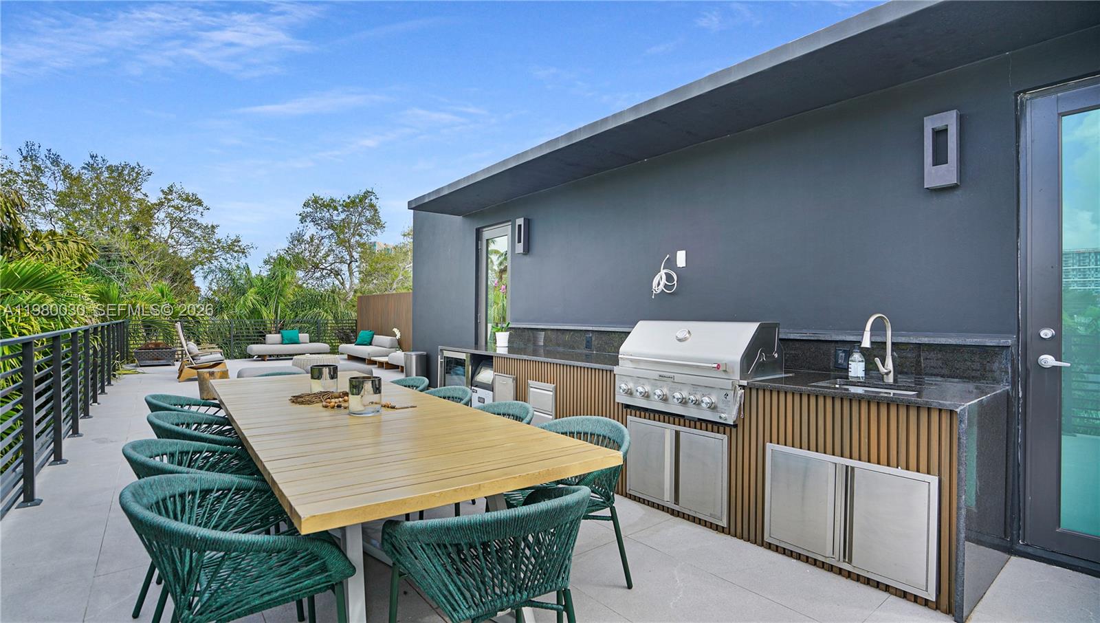 3075 Mary St Miami, FL 33133