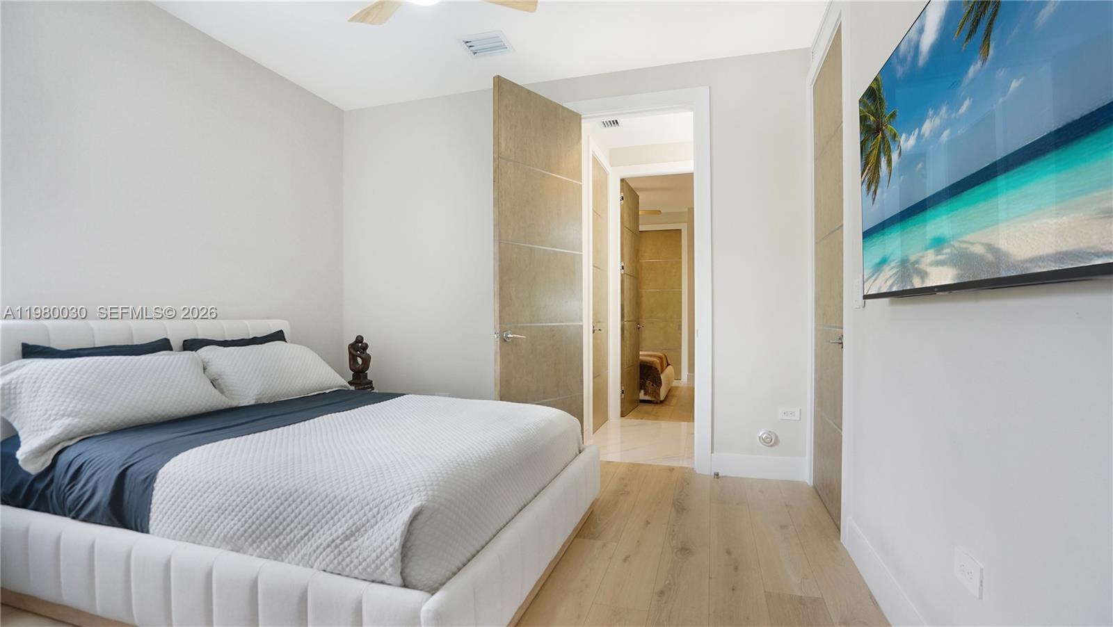 3075 Mary St Miami, FL 33133