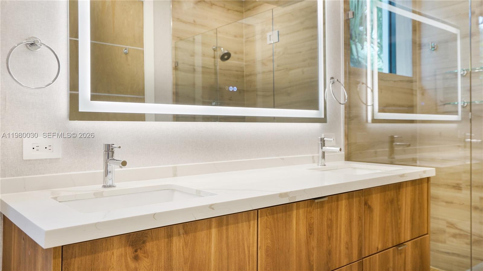 3075 Mary St Miami, FL 33133