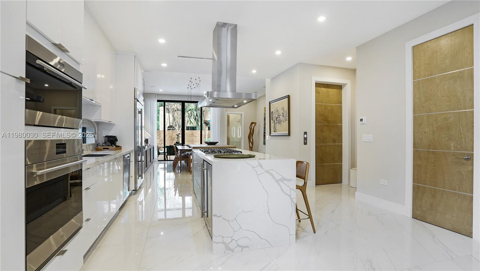 3075 Mary St Miami, FL 33133