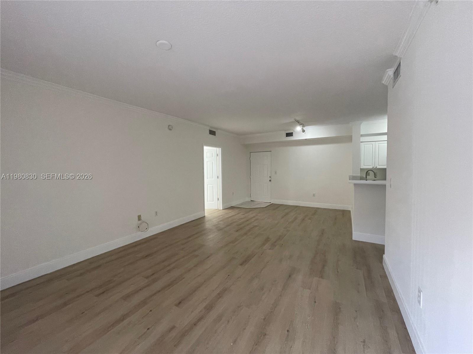 6821 SW 44th St #301 Miami, FL 33155