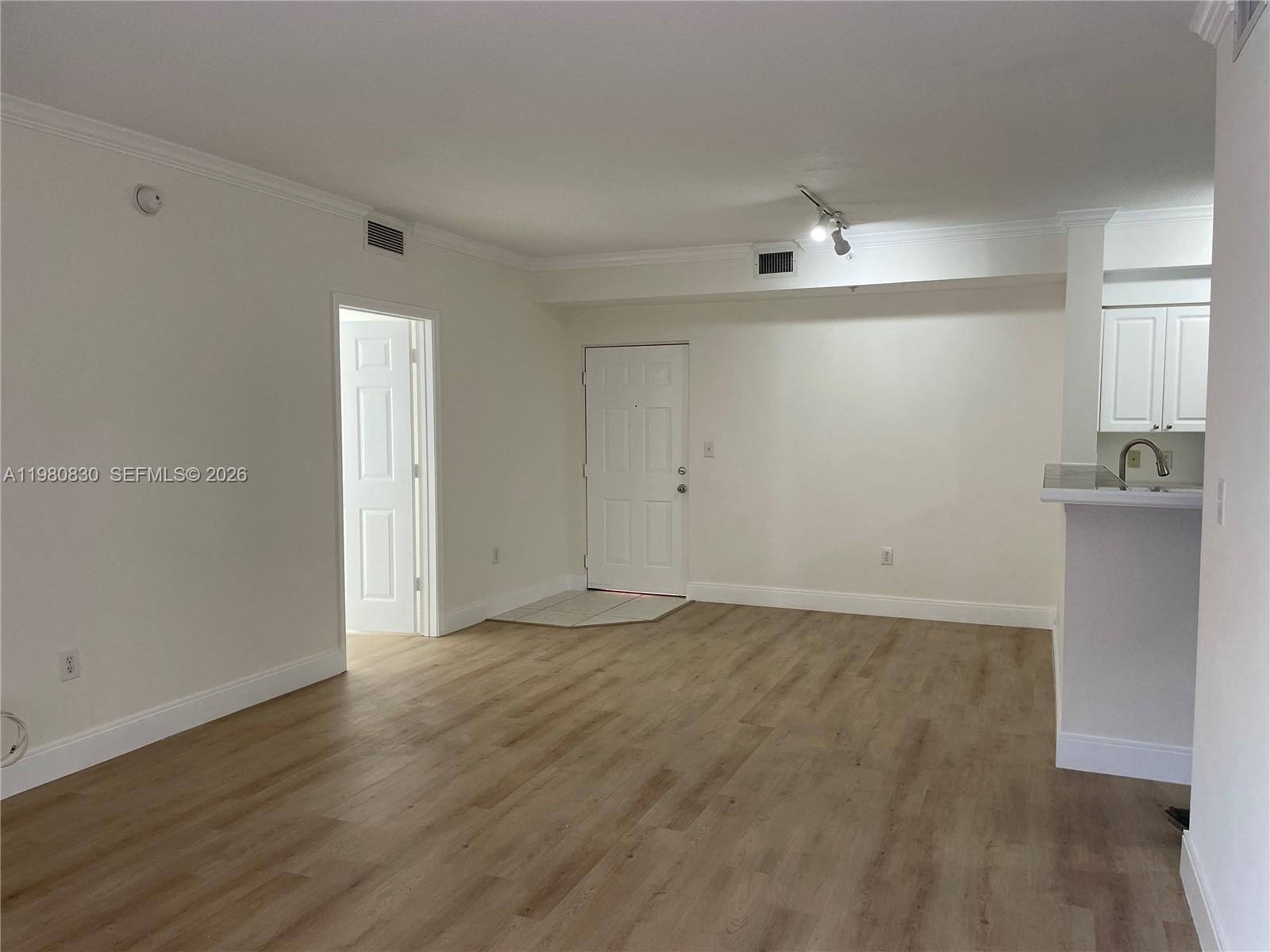 6821 SW 44th St #301 Miami, FL 33155