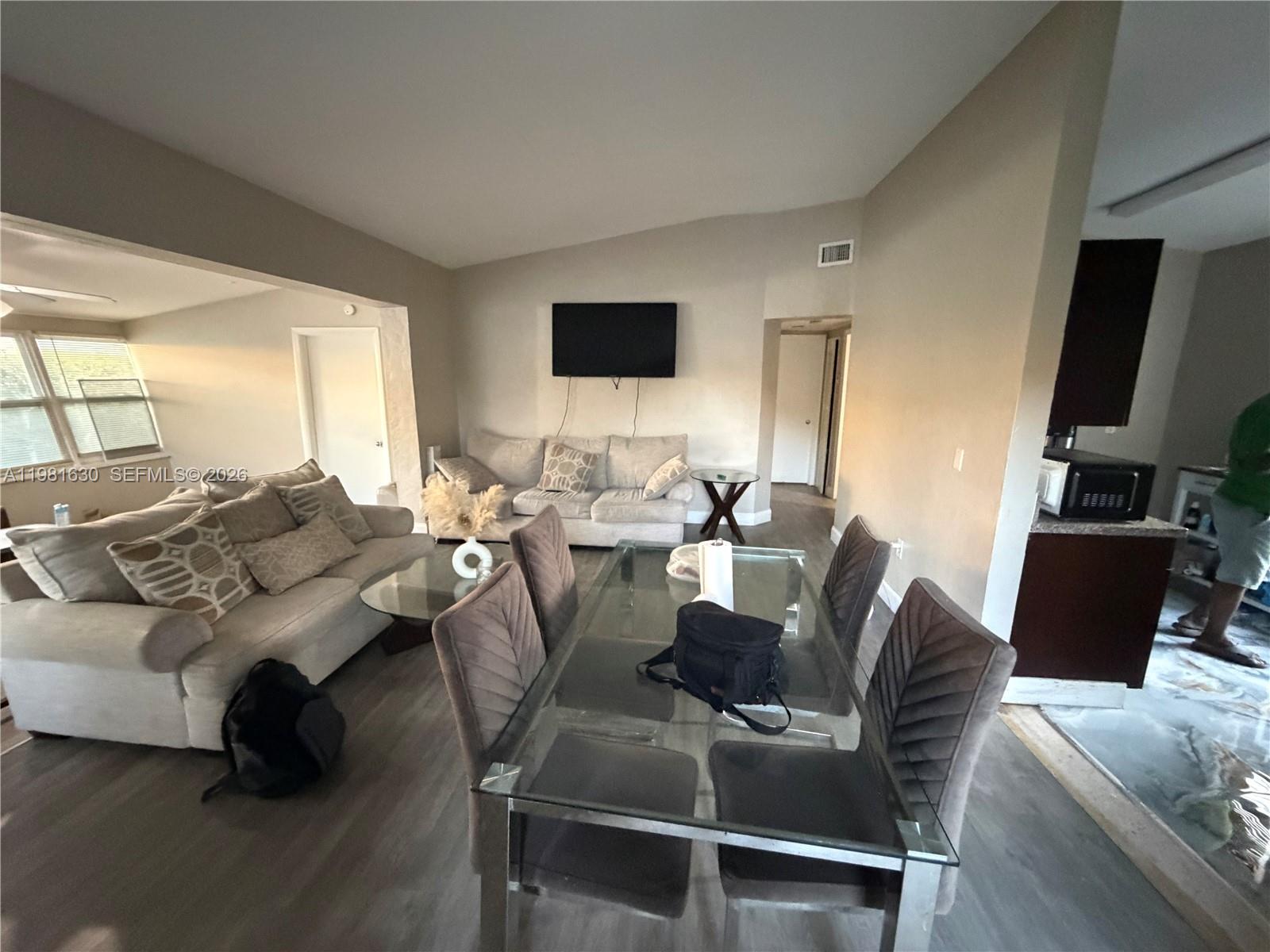 354 NE 173rd St North Miami Beach, FL 33162