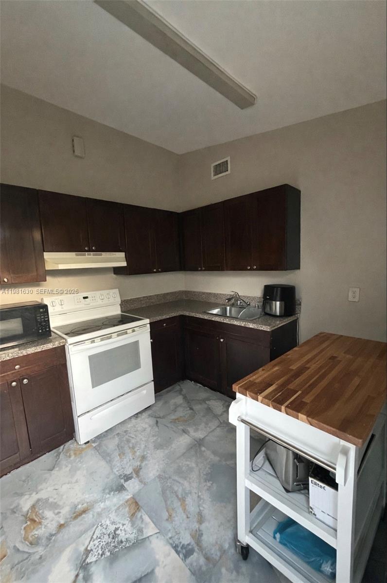 354 NE 173rd St North Miami Beach, FL 33162