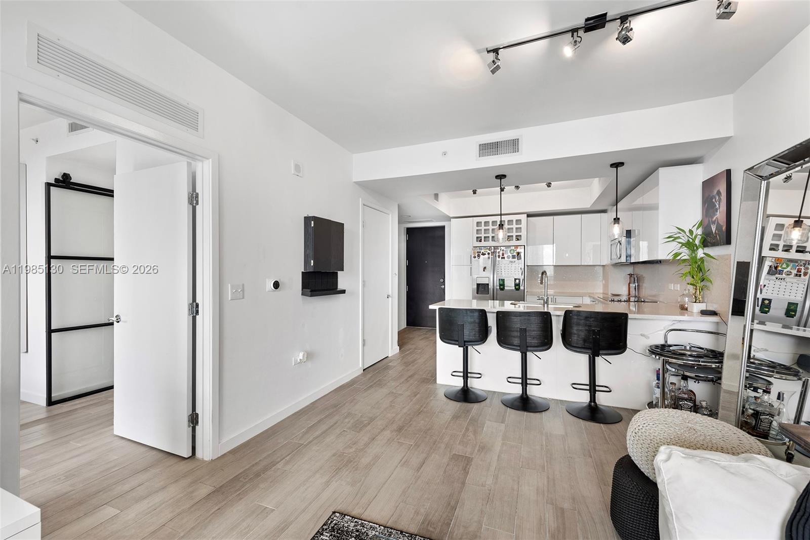 image Nine at Mary Brickell Village10