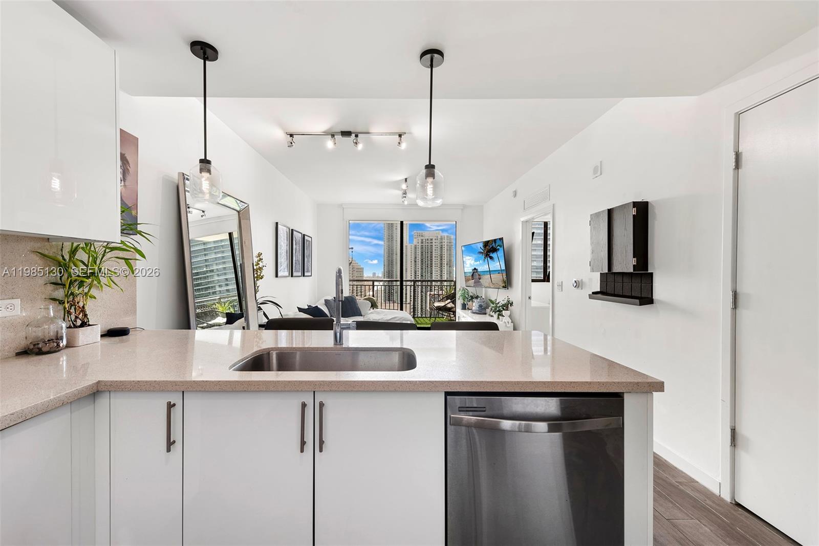 image Nine at Mary Brickell Village5