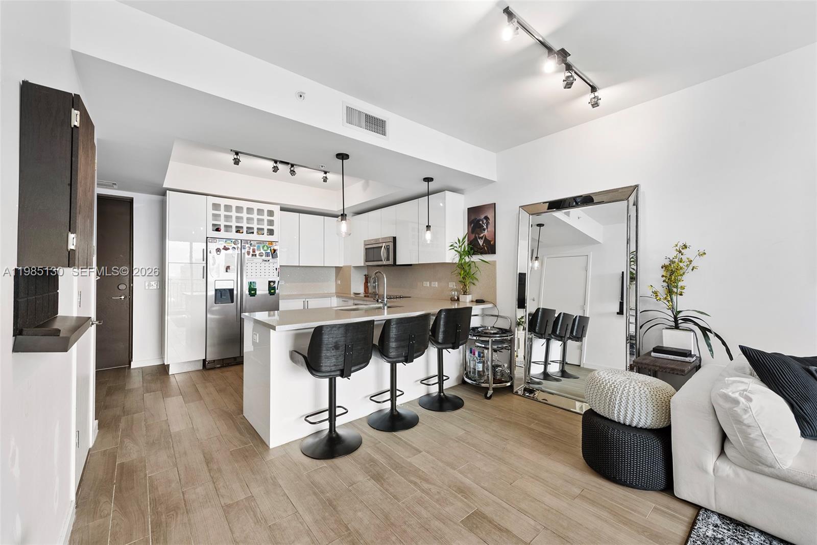 image Nine at Mary Brickell Village7