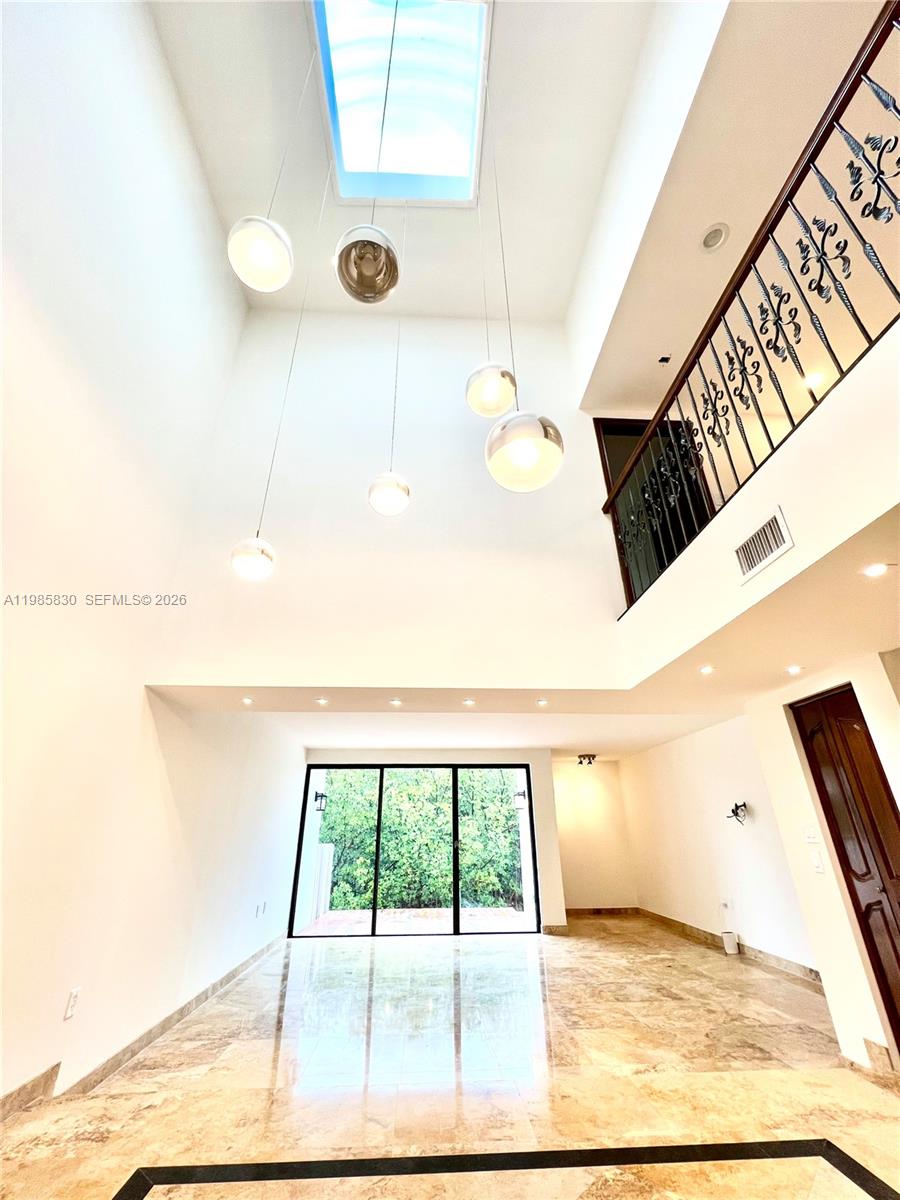 245 Poinciana Is Dr #505 Sunny Isles Beach, FL 33160