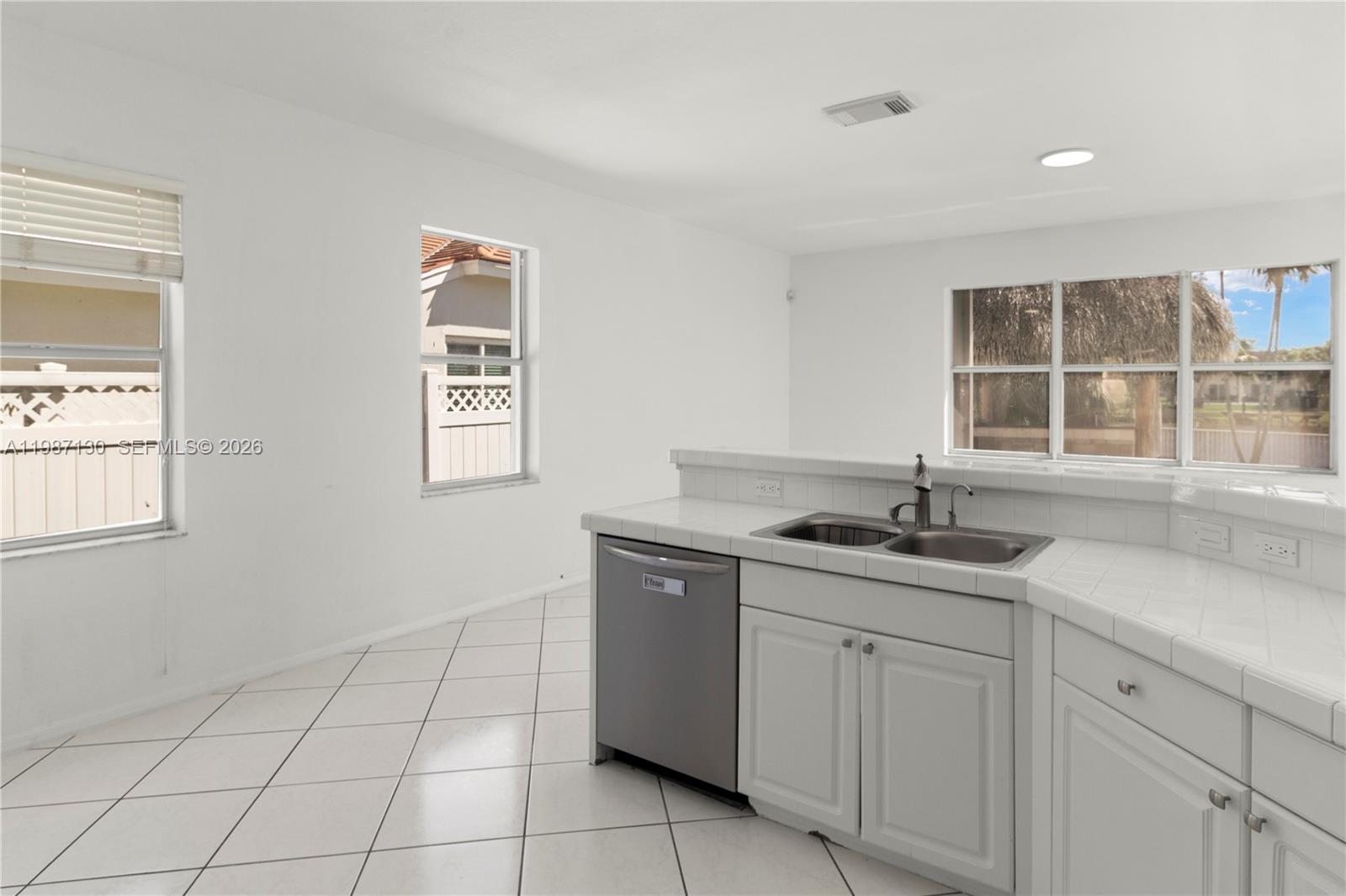 2327 NW 187th Ave Pembroke Pines, FL 33029