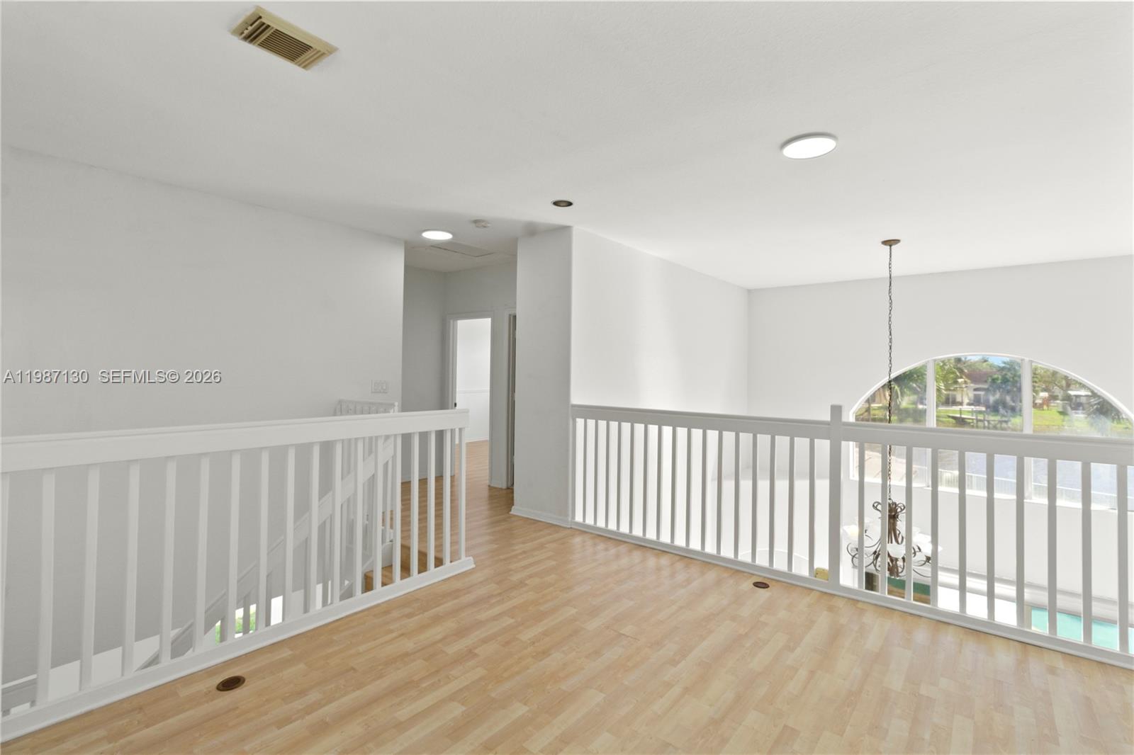 2327 NW 187th Ave Pembroke Pines, FL 33029