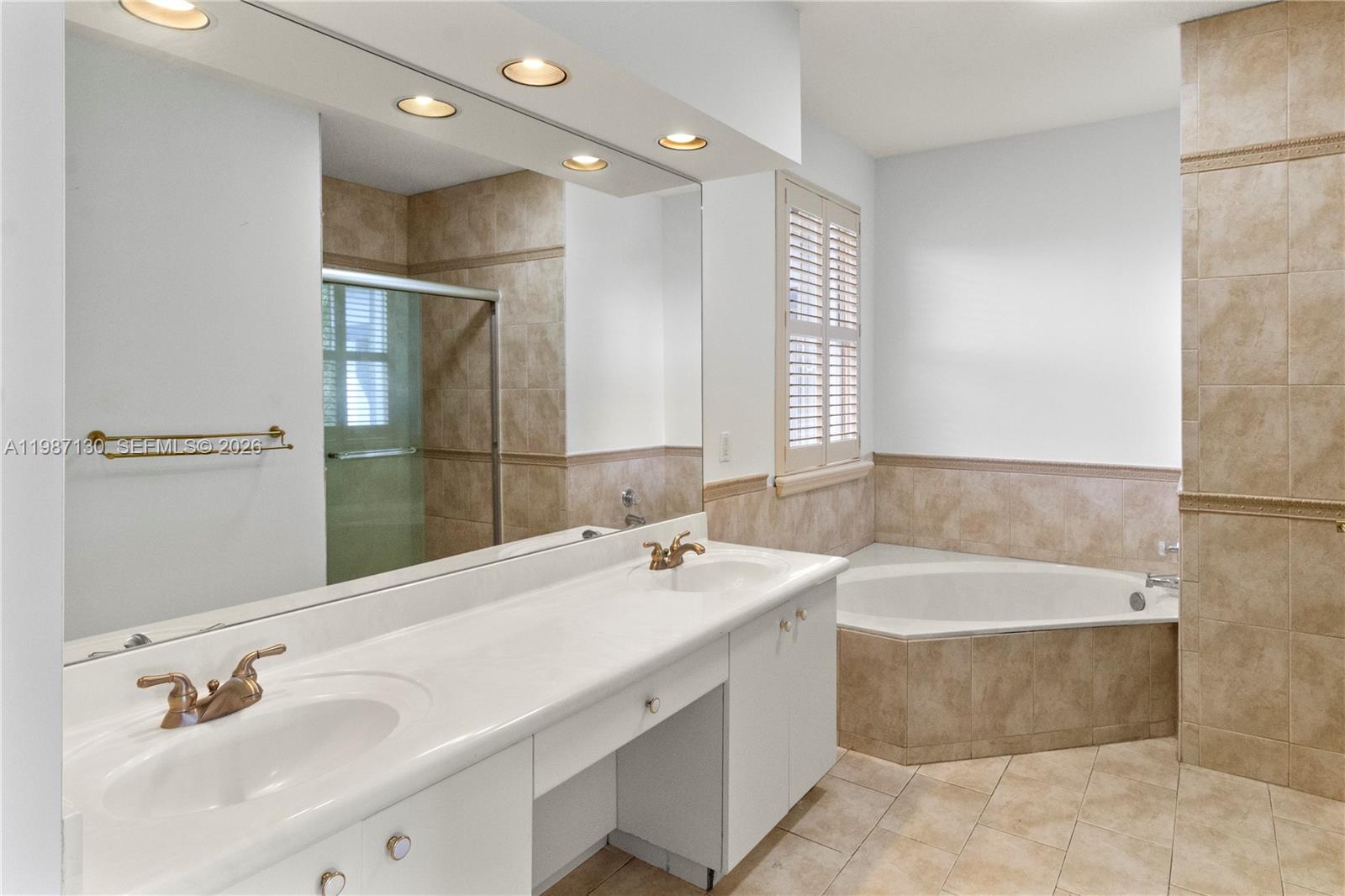 2327 NW 187th Ave Pembroke Pines, FL 33029