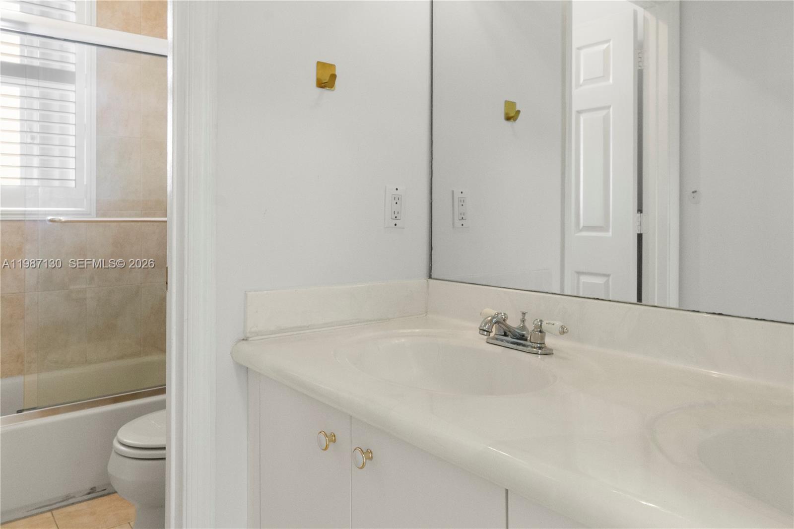 2327 NW 187th Ave Pembroke Pines, FL 33029