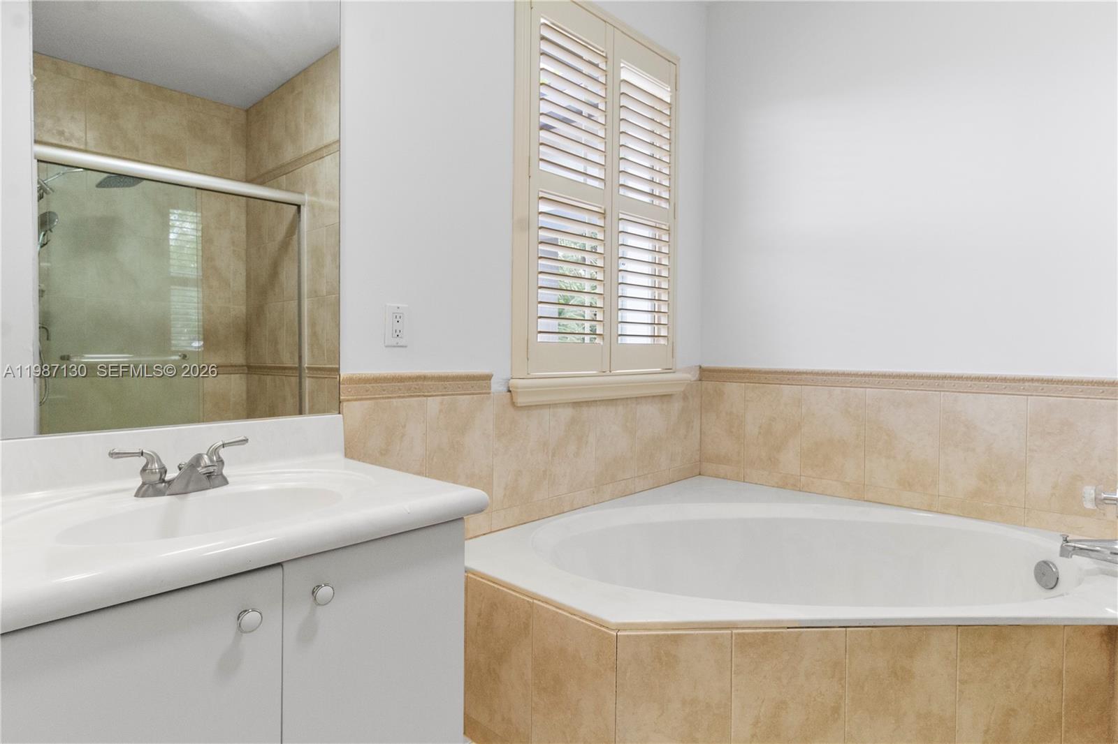 2327 NW 187th Ave Pembroke Pines, FL 33029