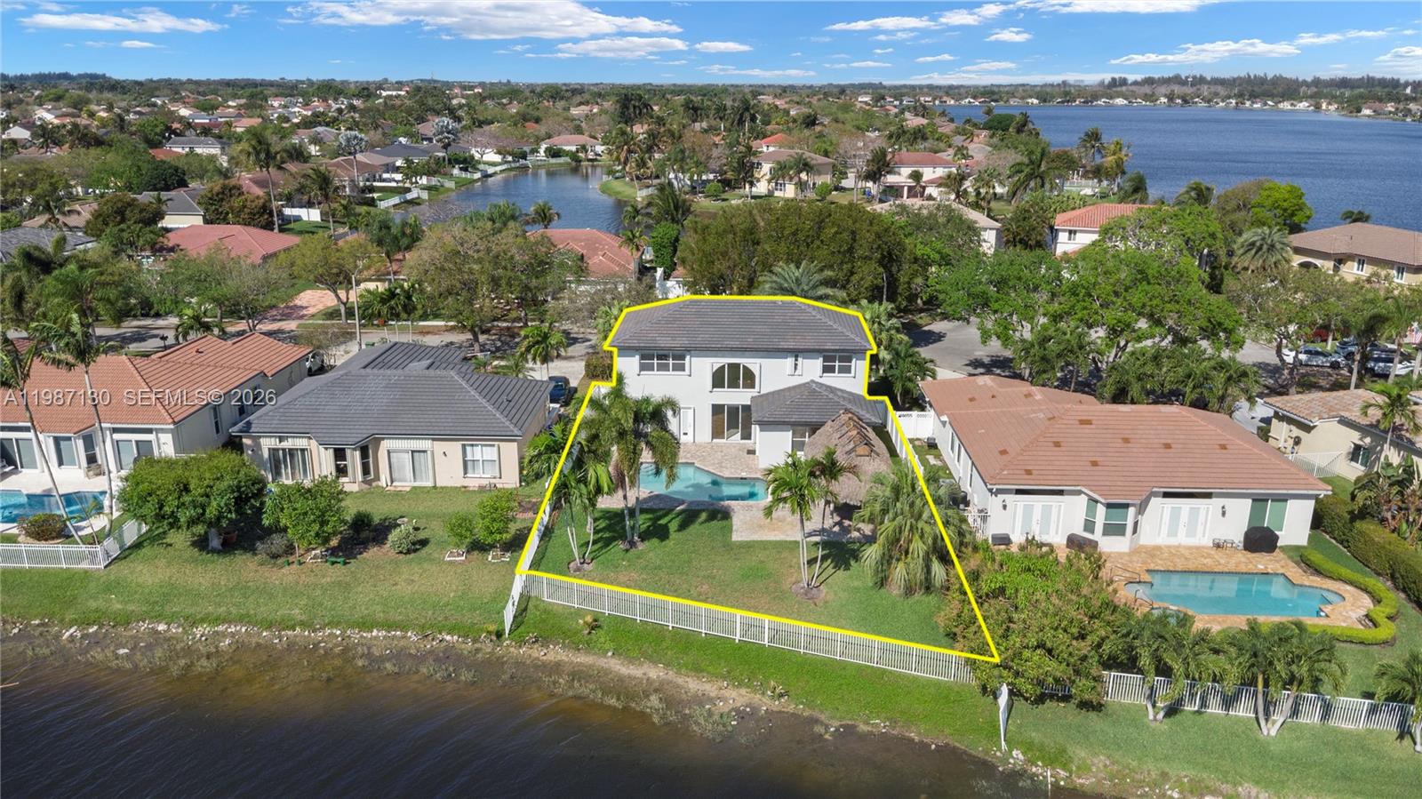 2327 NW 187th Ave Pembroke Pines, FL 33029