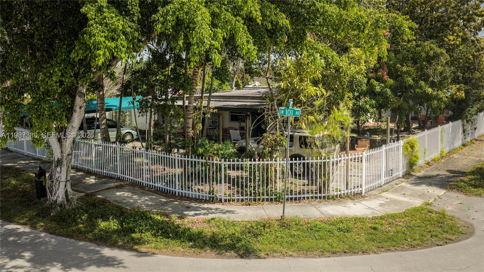 4661 SW 101st Ave Miami, FL 33165