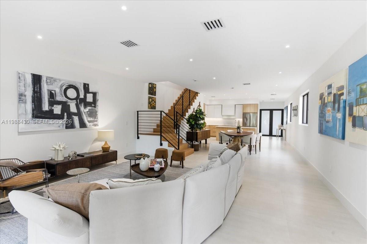 2925 SW 36th Ave Miami, FL 33133