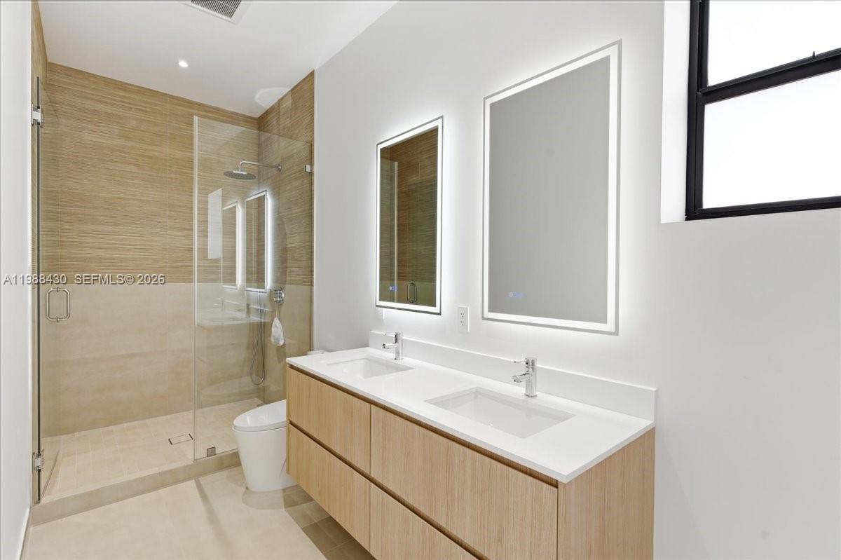 2925 SW 36th Ave Miami, FL 33133