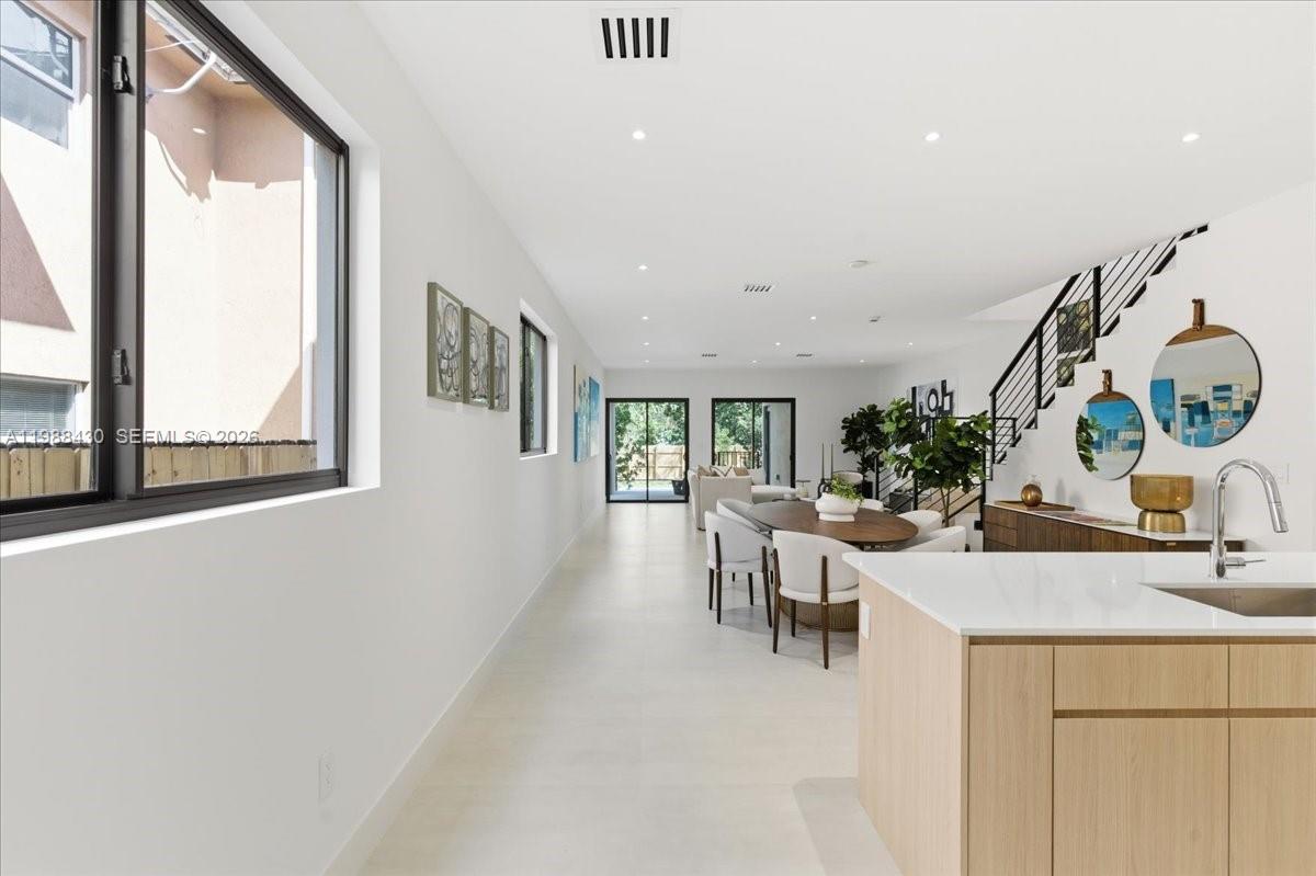 2925 SW 36th Ave Miami, FL 33133