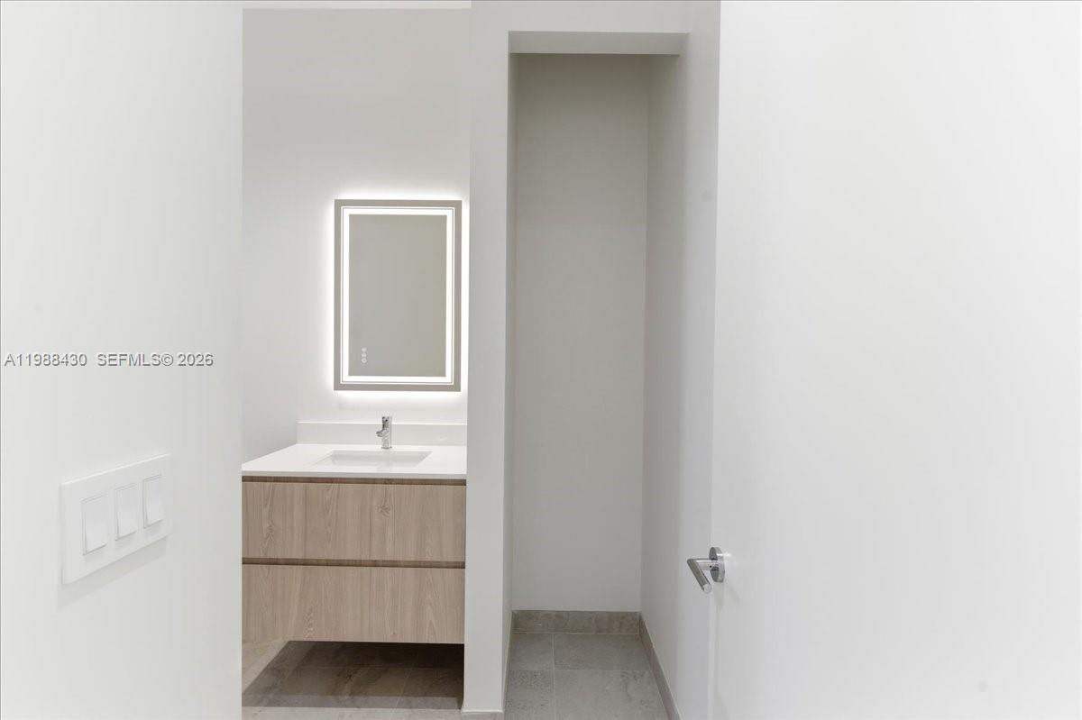 2925 SW 36th Ave Miami, FL 33133