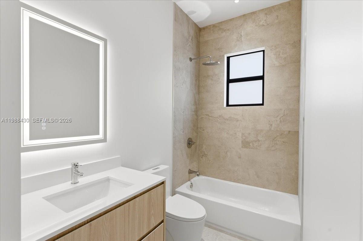 2925 SW 36th Ave Miami, FL 33133