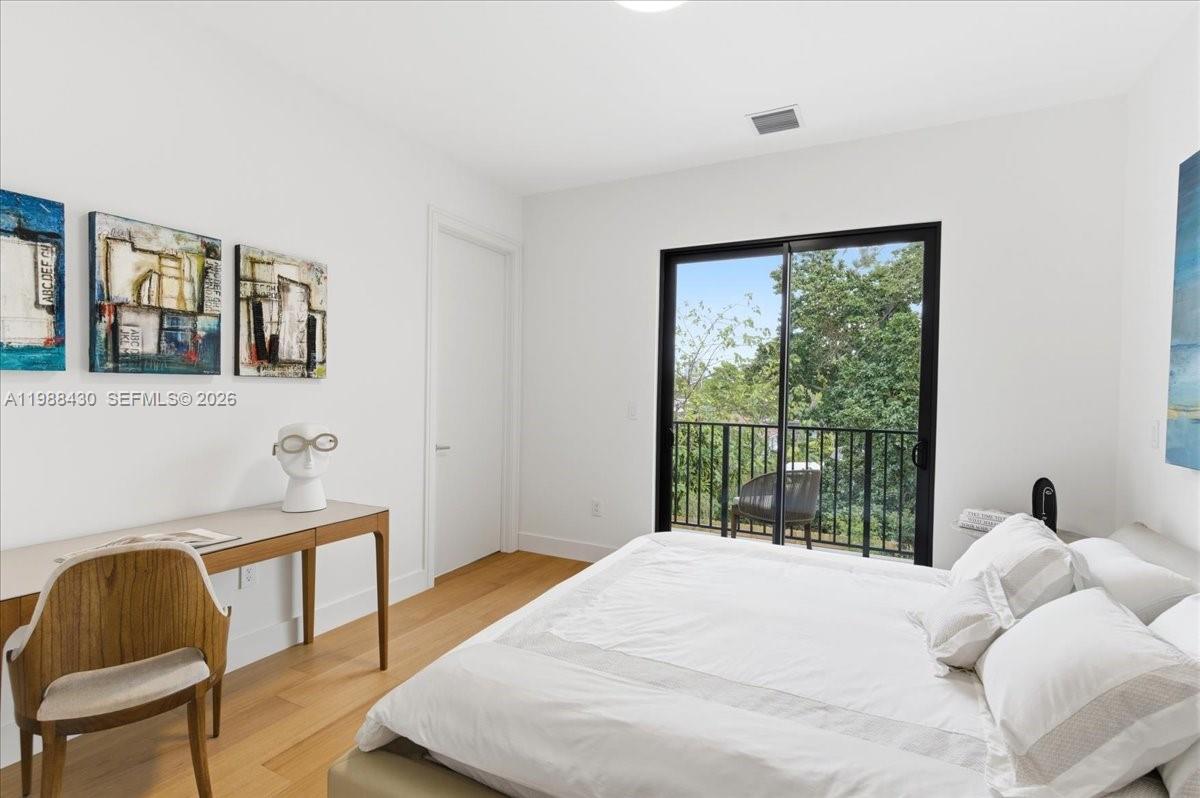 2925 SW 36th Ave Miami, FL 33133