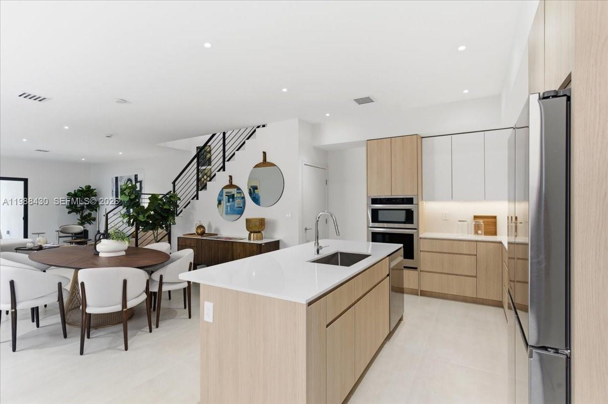 2925 SW 36th Ave Miami, FL 33133