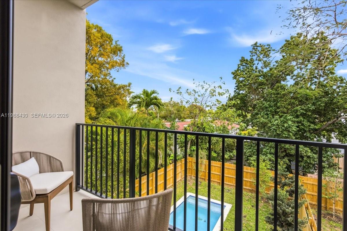 2925 SW 36th Ave Miami, FL 33133