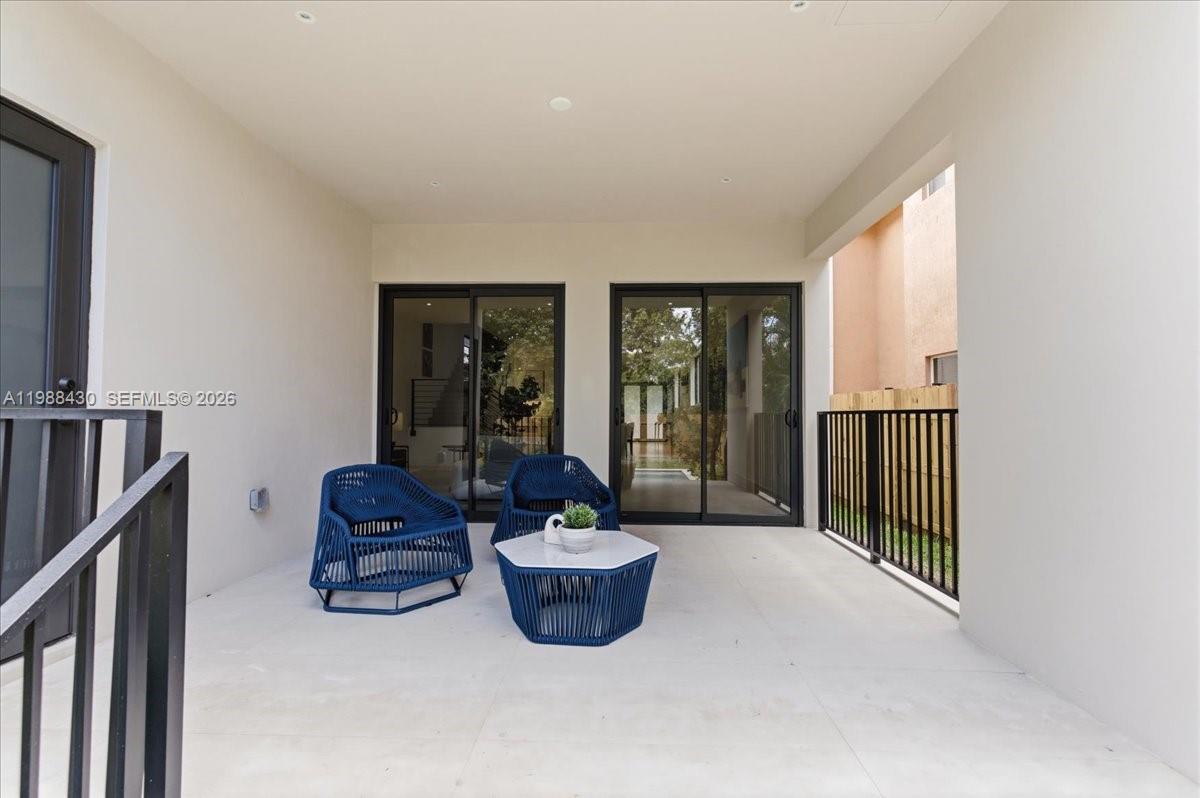 2925 SW 36th Ave Miami, FL 33133