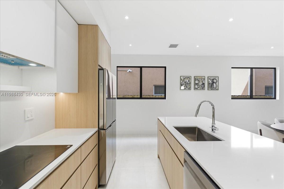 2925 SW 36th Ave Miami, FL 33133