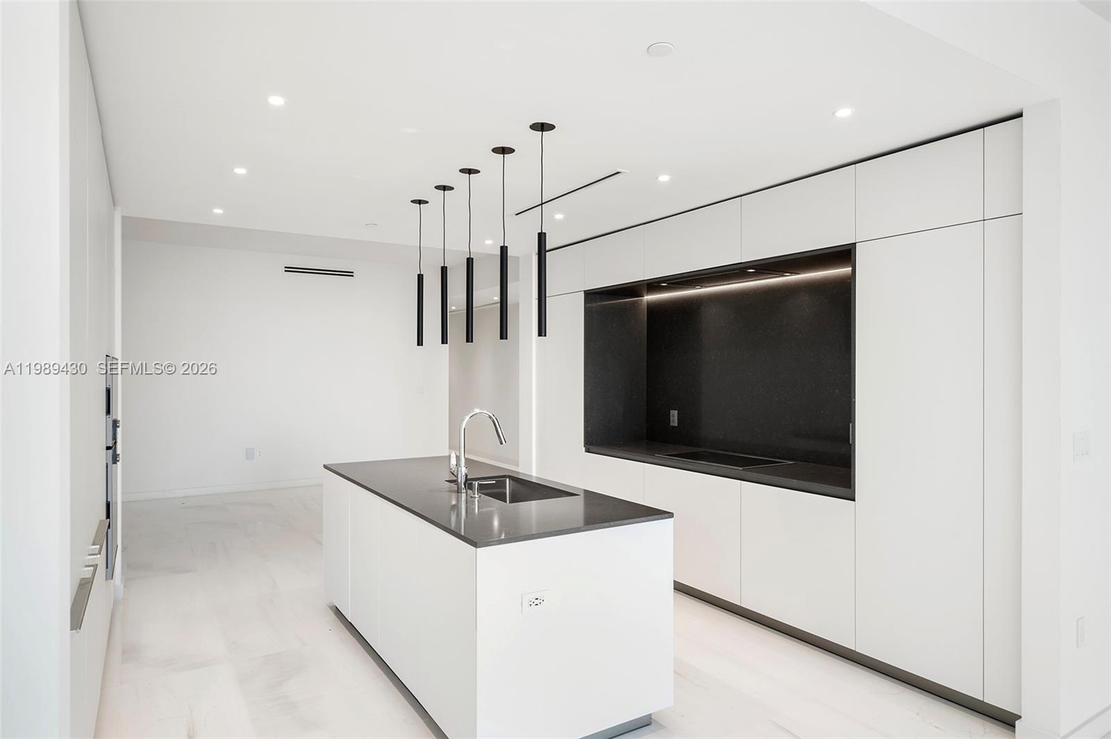 300 Biscayne Blvd Way #1904C Miami, FL 33131