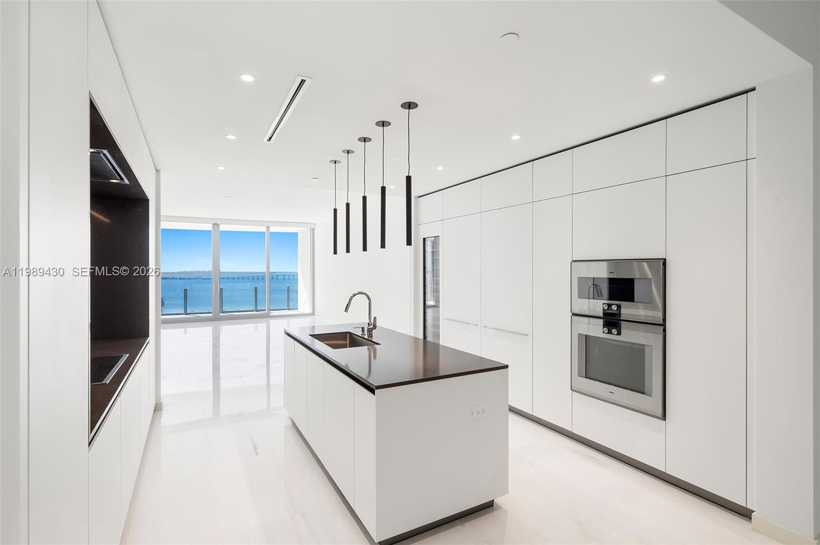 300 Biscayne Blvd Way #1904C Miami, FL 33131