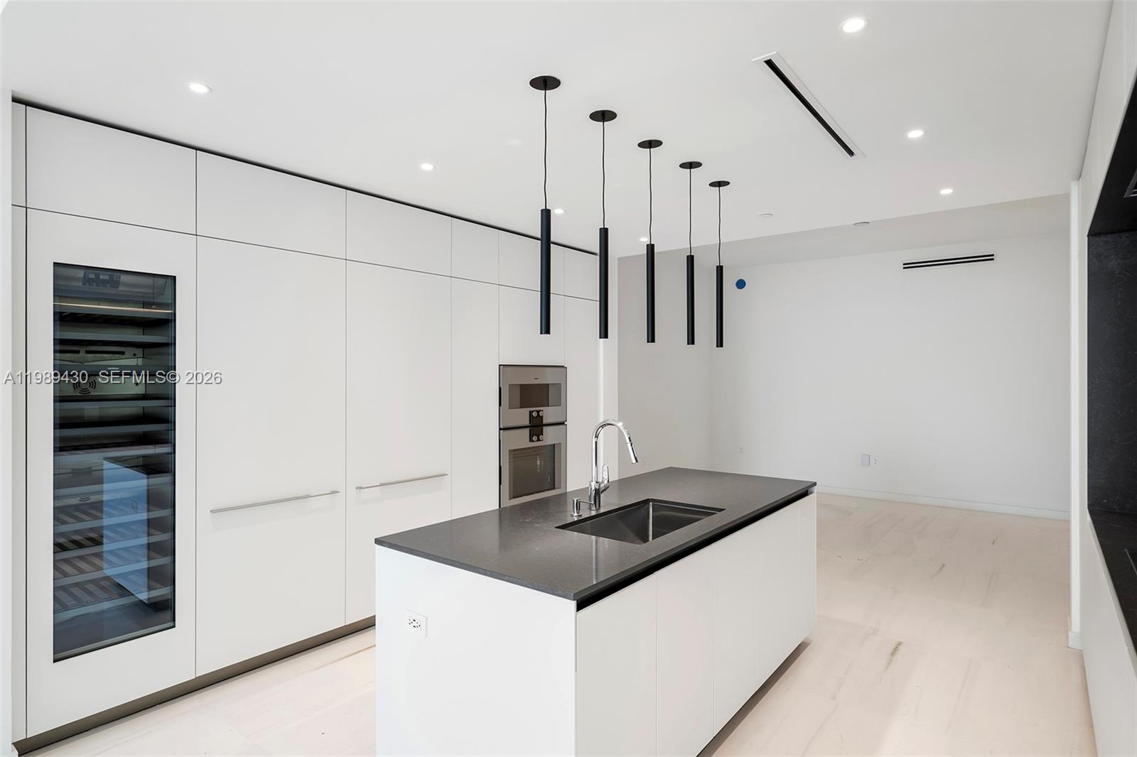 300 Biscayne Blvd Way #1904C Miami, FL 33131