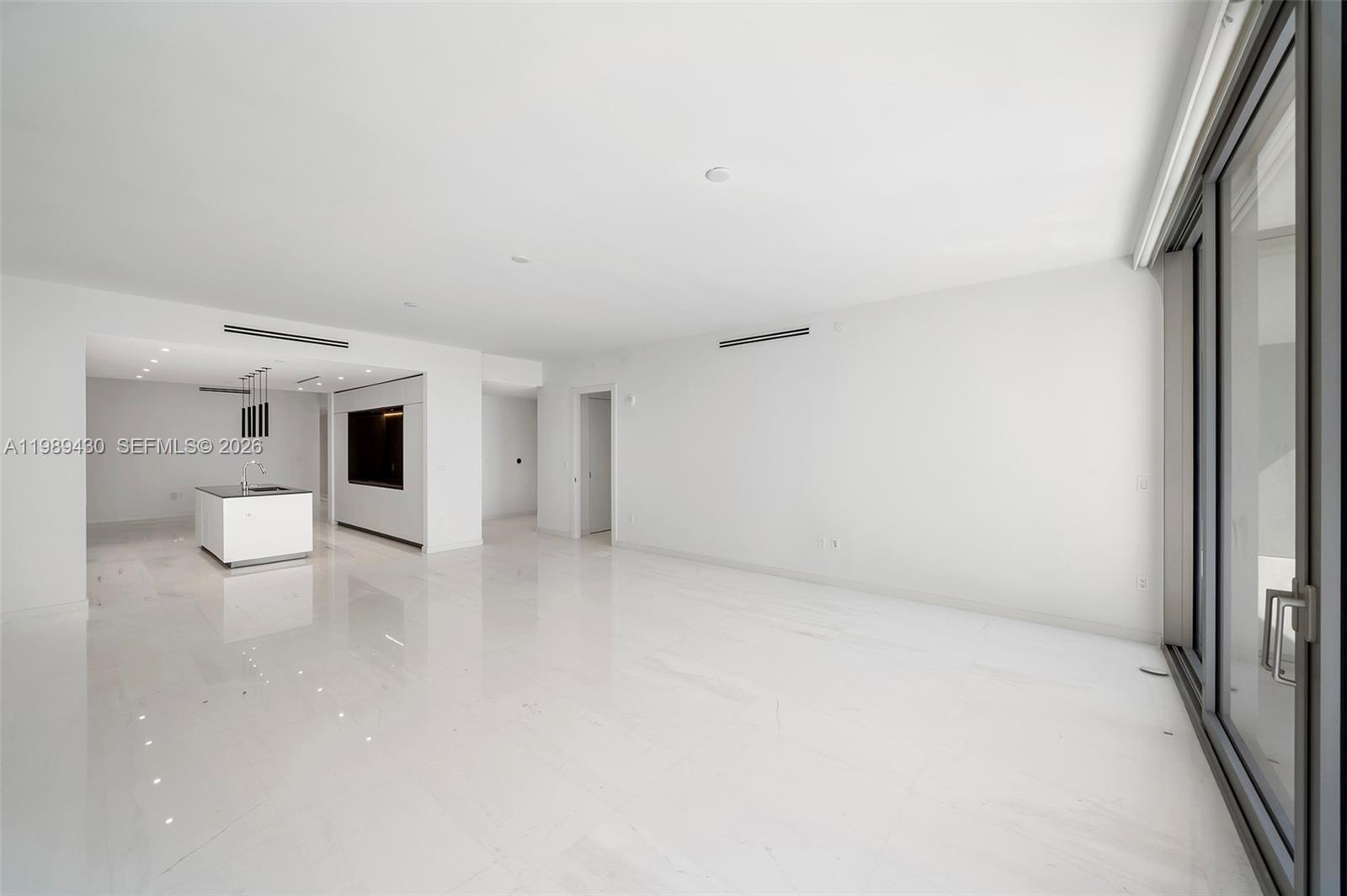 300 Biscayne Blvd Way #1904C Miami, FL 33131