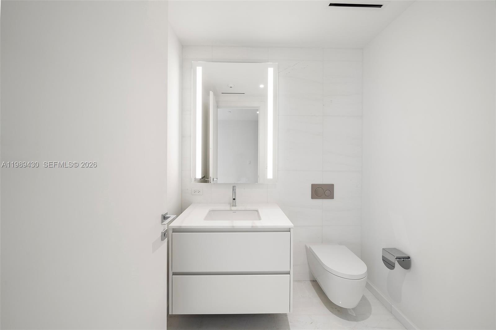 300 Biscayne Blvd Way #1904C Miami, FL 33131