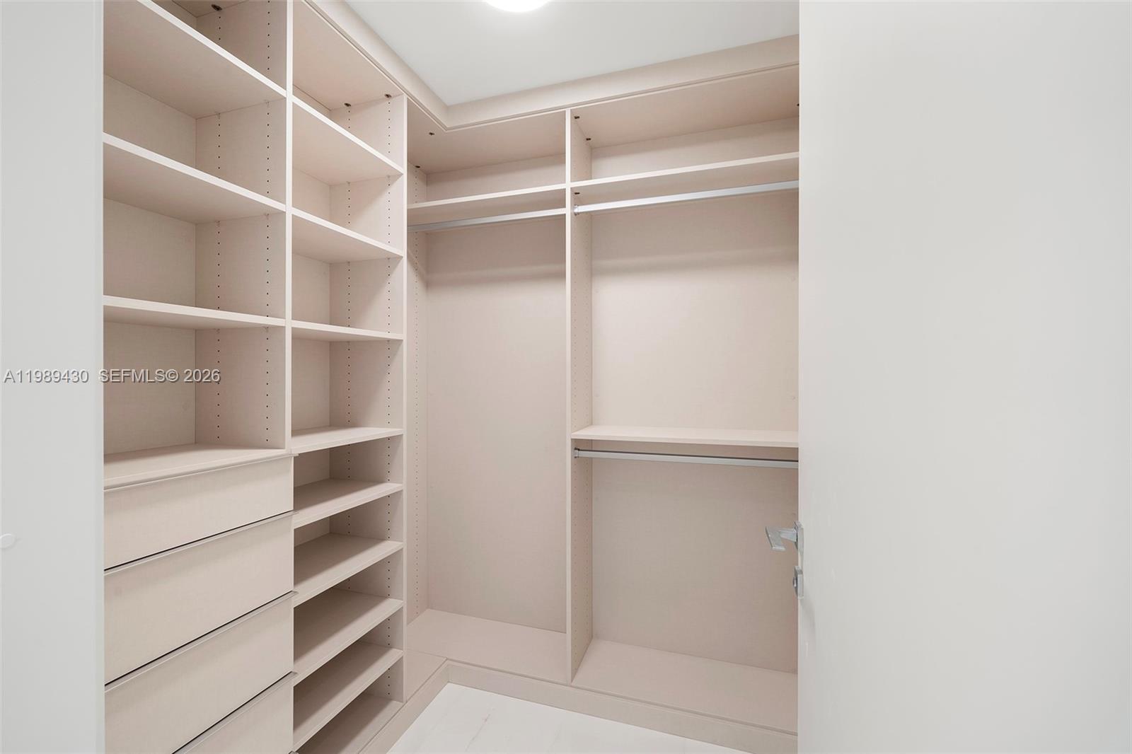 300 Biscayne Blvd Way #1904C Miami, FL 33131