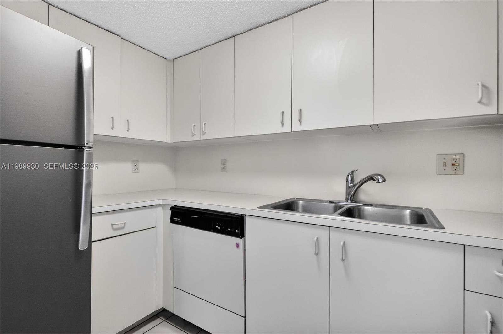 6802 NW 166th Ter #602 Miami Lakes, FL 33014