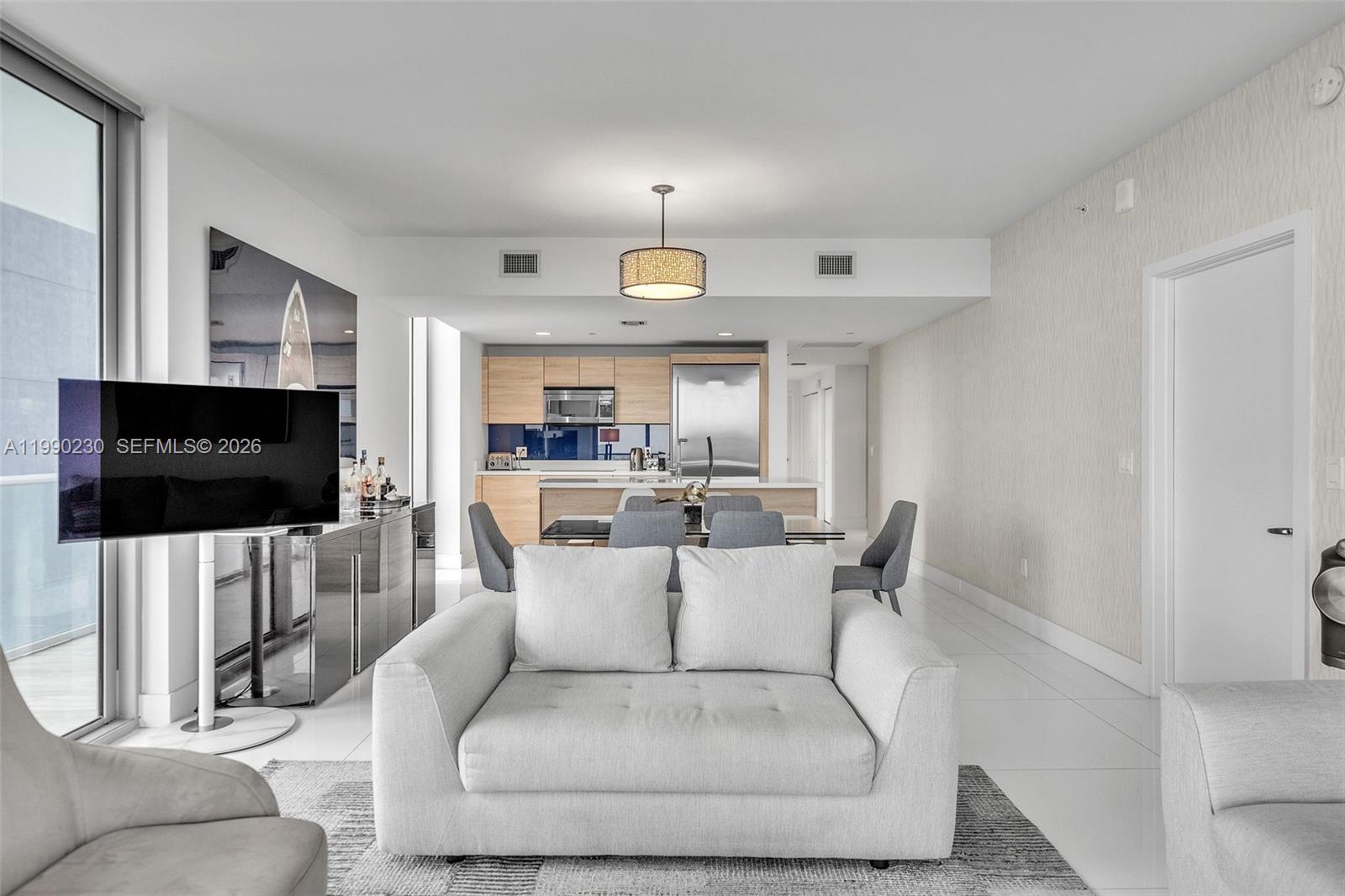 16385 Biscayne Blvd #2707 North Miami Beach, FL 33160