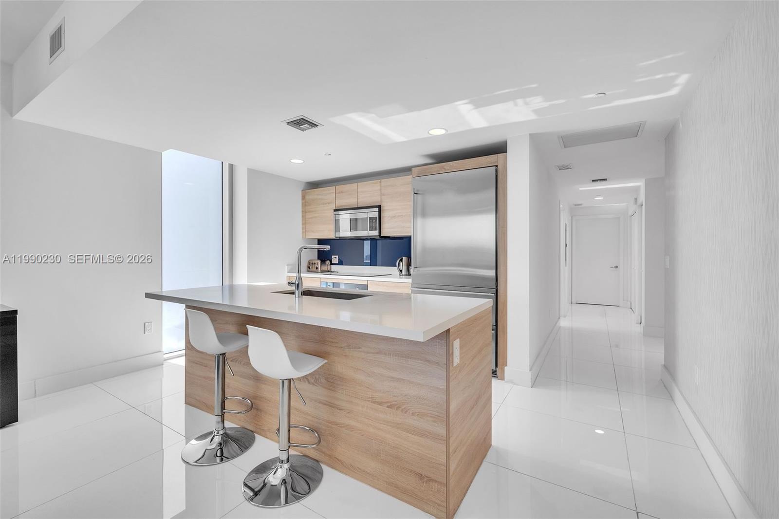 16385 Biscayne Blvd #2707 North Miami Beach, FL 33160