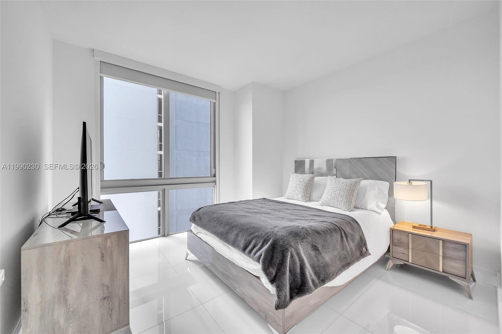 16385 Biscayne Blvd #2707 North Miami Beach, FL 33160