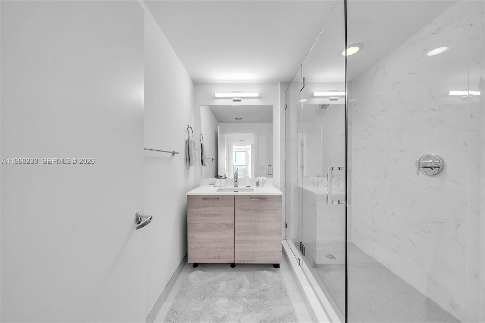 16385 Biscayne Blvd #2707 North Miami Beach, FL 33160