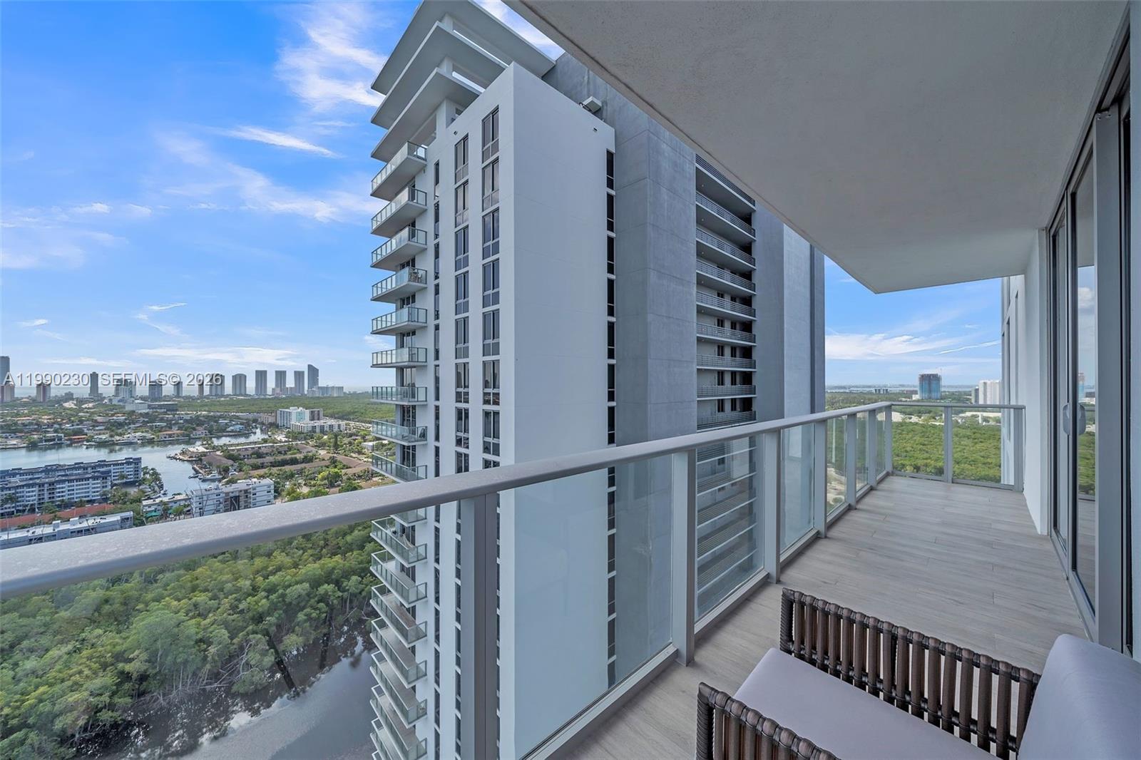 16385 Biscayne Blvd #2707 North Miami Beach, FL 33160